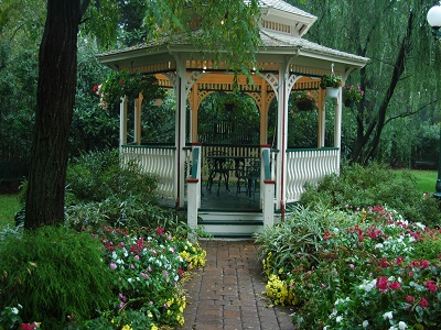 Выбор садовой беседки