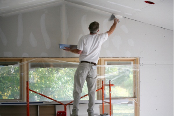 Заделка швов шпатлевкой «Sheetrock» образуемых панелями из гипсокартона