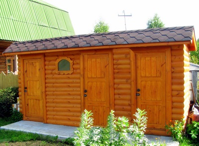 Хозблок с душем и туалетом на дачном участке