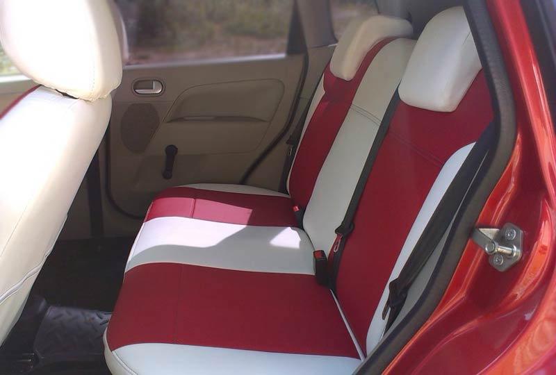 чехлы из экокожи - белая основа, красные вставки