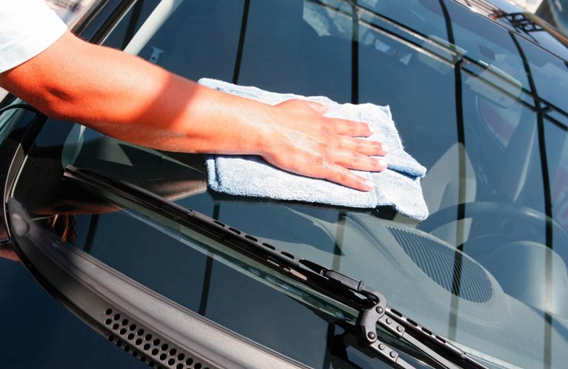 как происходит полировка стекла авто