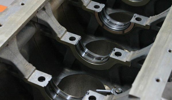 постели коленвала двигателя