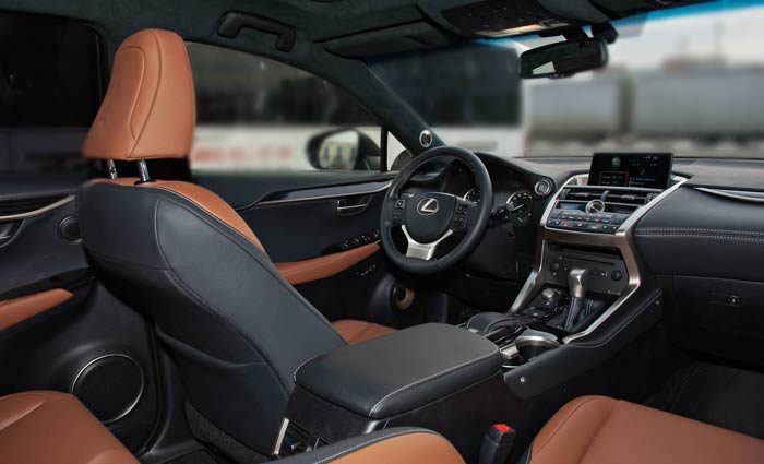 сочетание алькантары и натуральной кожи при тюнинге салона автомобиля