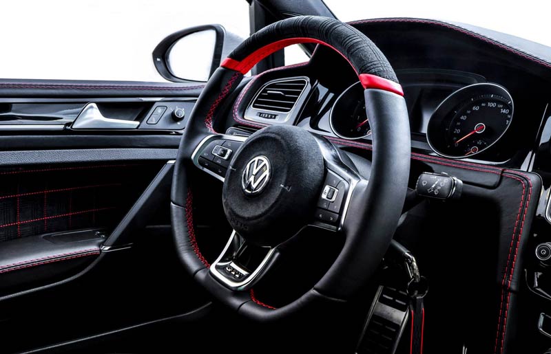 спортивный руль для автомобиль - это стиль